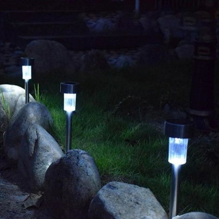 Luminária Para Jardim de Led com Painel Solar Kit com 12