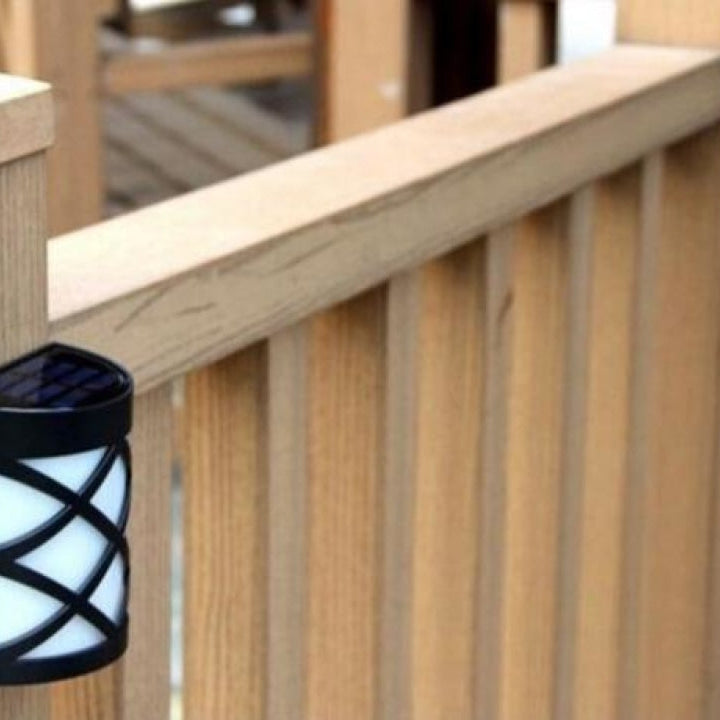 Luminária Para Jardim Wall Led com Painel Solar com Kit com 4 unidades